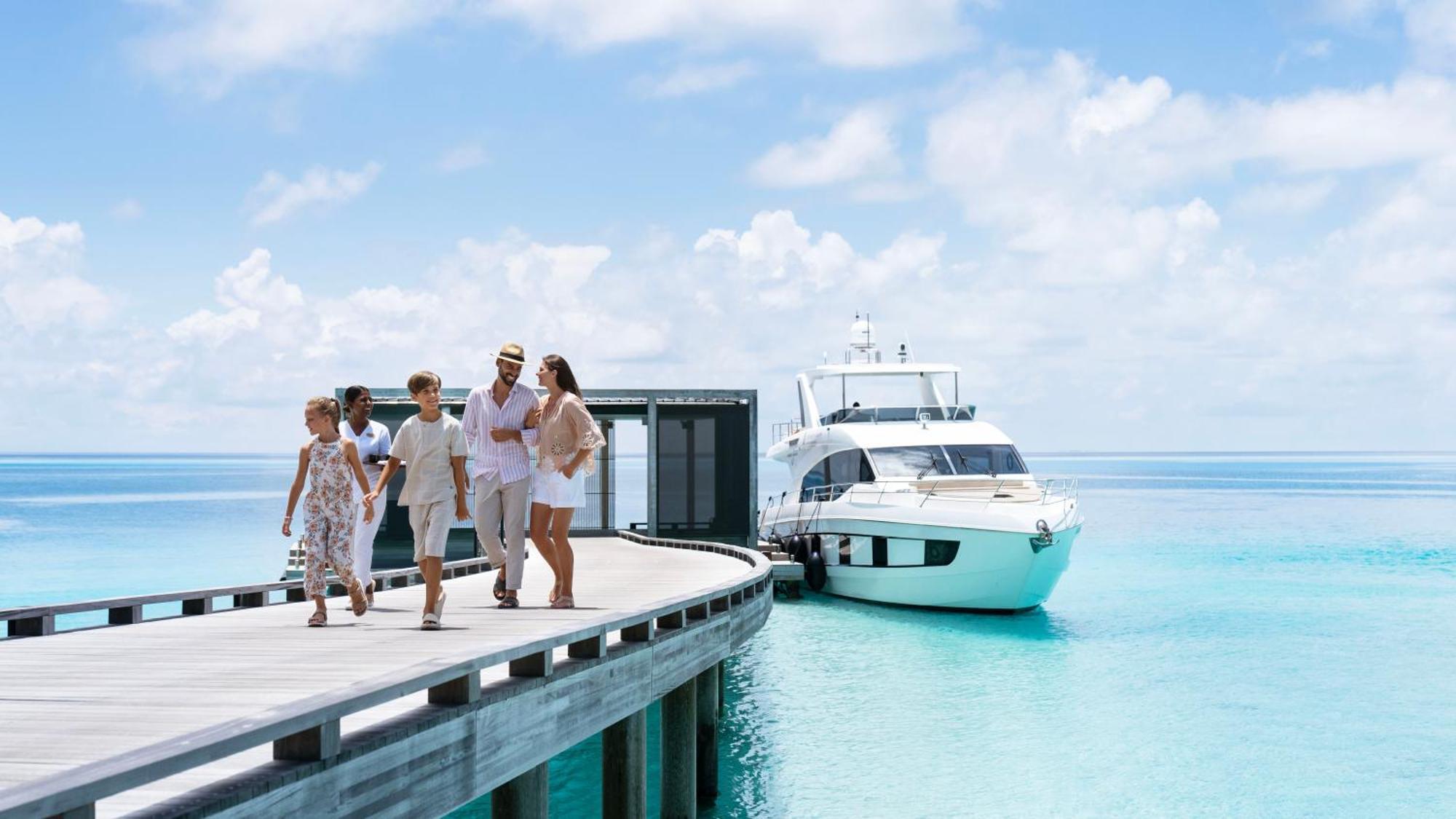 The Ritz-Carlton Maldives, Fari Islands Hotel Gaafaru ภายนอก รูปภาพ