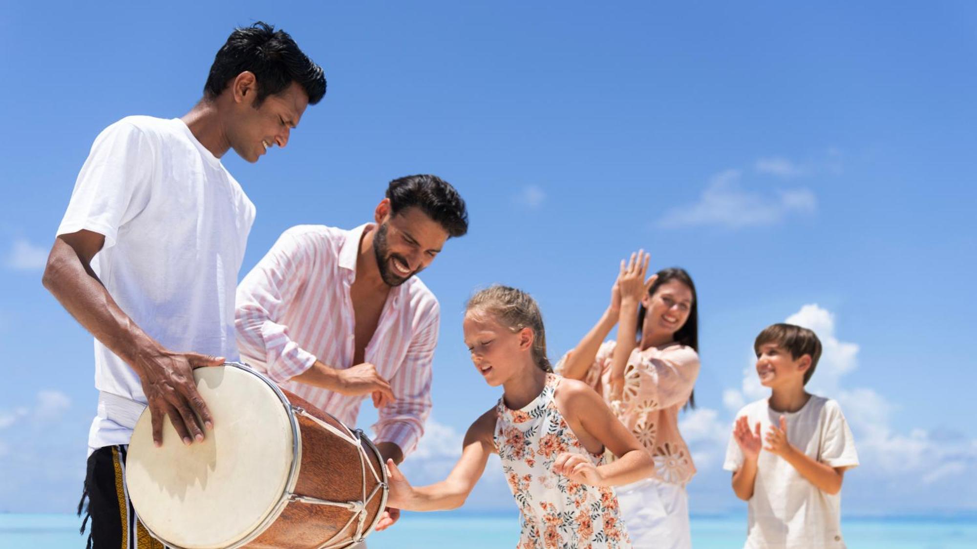 The Ritz-Carlton Maldives, Fari Islands Hotel Gaafaru ภายนอก รูปภาพ