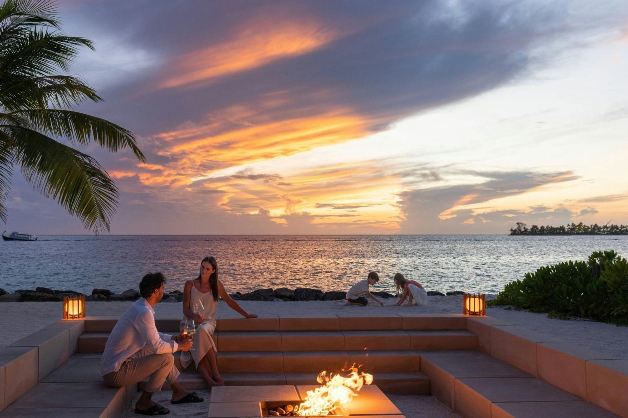 The Ritz-Carlton Maldives, Fari Islands Hotel Gaafaru ภายนอก รูปภาพ
